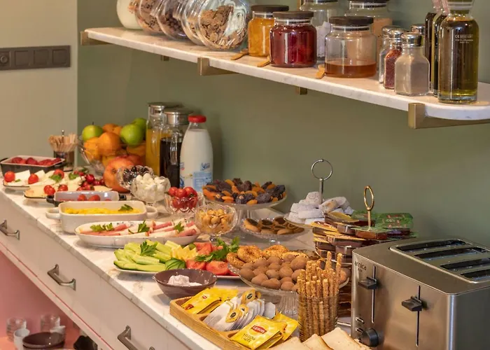 Hotel pres du College: Nika Otel & Cafe