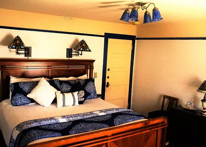 Boutique hotel only: Amber House Inn Of Midtown