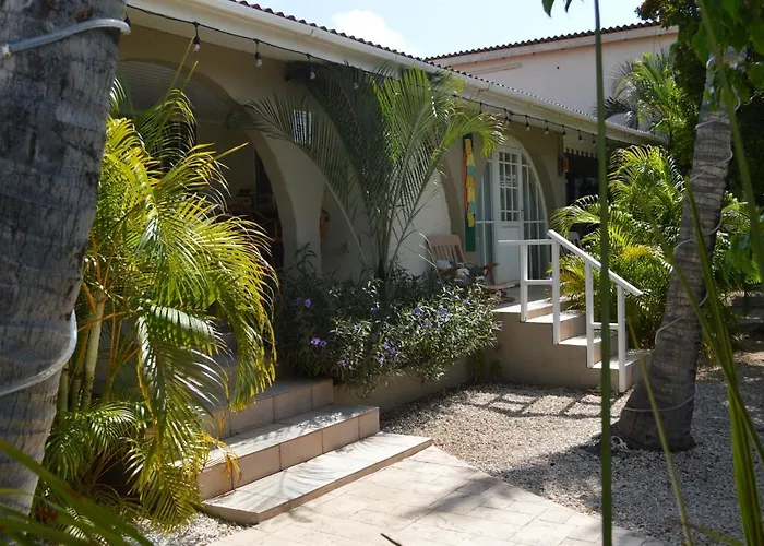 Bananas Apartments Adults Only