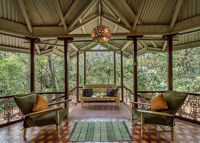 Saffronstays Parsi Manor - 4-Br Heritage Villa Near Charlotte Lake Serving Authentic Parsi Meals