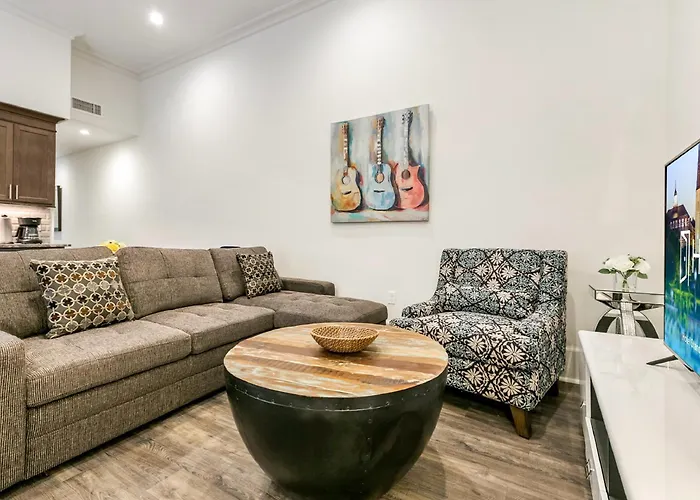 1 And 2 Bedroom Private Condos Steps Away From French Quarter