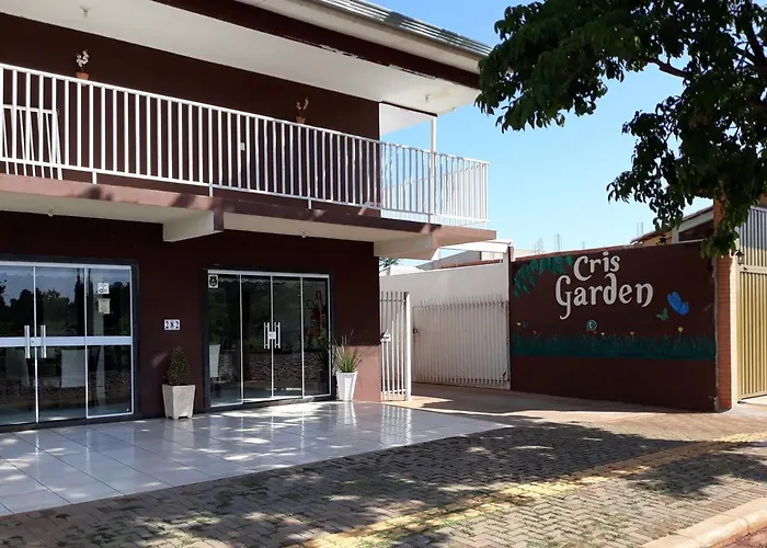 Hotel familiar: Pousada Cris Garden Bed&Breakfast