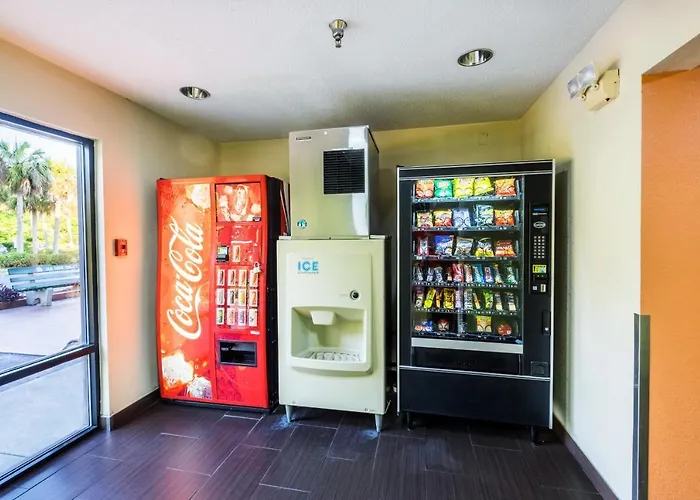 Red Roof Inn & Suites Savannah Gateway